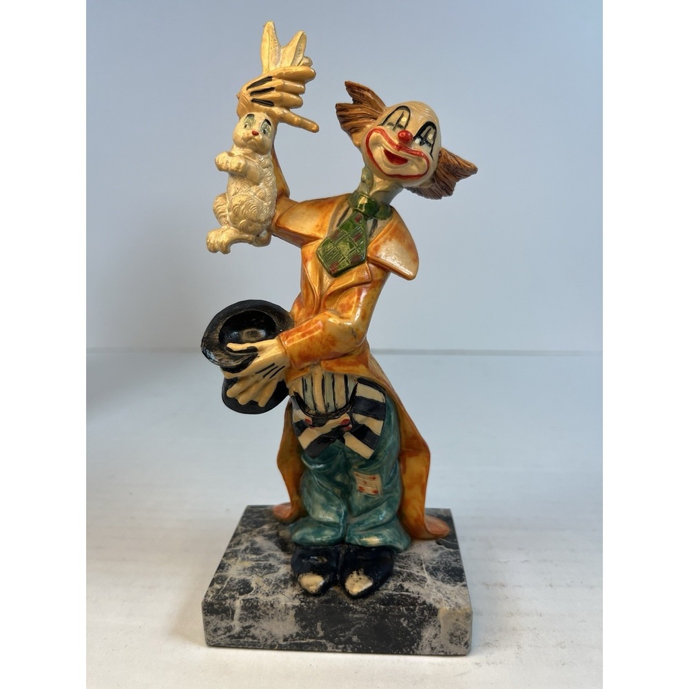 Vintage Fontanini Depose 942 Clown‎ Magician Rabbit on Carrara Marble Italy